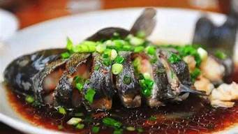 崇州菜有高山冷水鱼、豆腐帘、石观音板鸭、天主堂鸡片、叶儿粑等