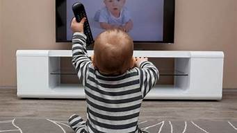 一岁半宝宝能看电视吗?(一岁半宝宝可以看电视不)